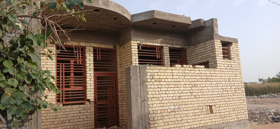 السلام عليكم بيت مساحه ١٠٤ مراوس بقطعه بلعتبه في كنطرة السلام مقابيل عطاء الوارث  ***********
