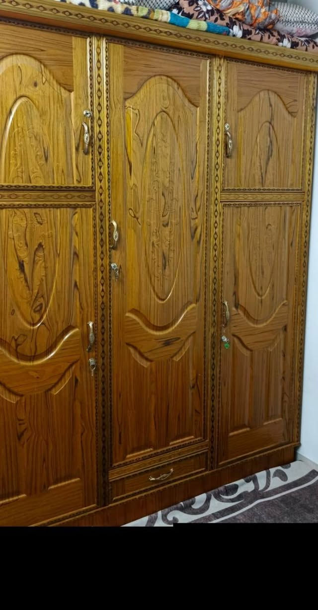 كنتور للبيع جديد استعمال قليل 3 ابواب 
السعر 250 
مكاني بسمايه


**إذا كنت صاحب هذا الإعلان وتريد حذفه لأي سبب، رجاءا أرسل رسالة إلى الدعم الفني**