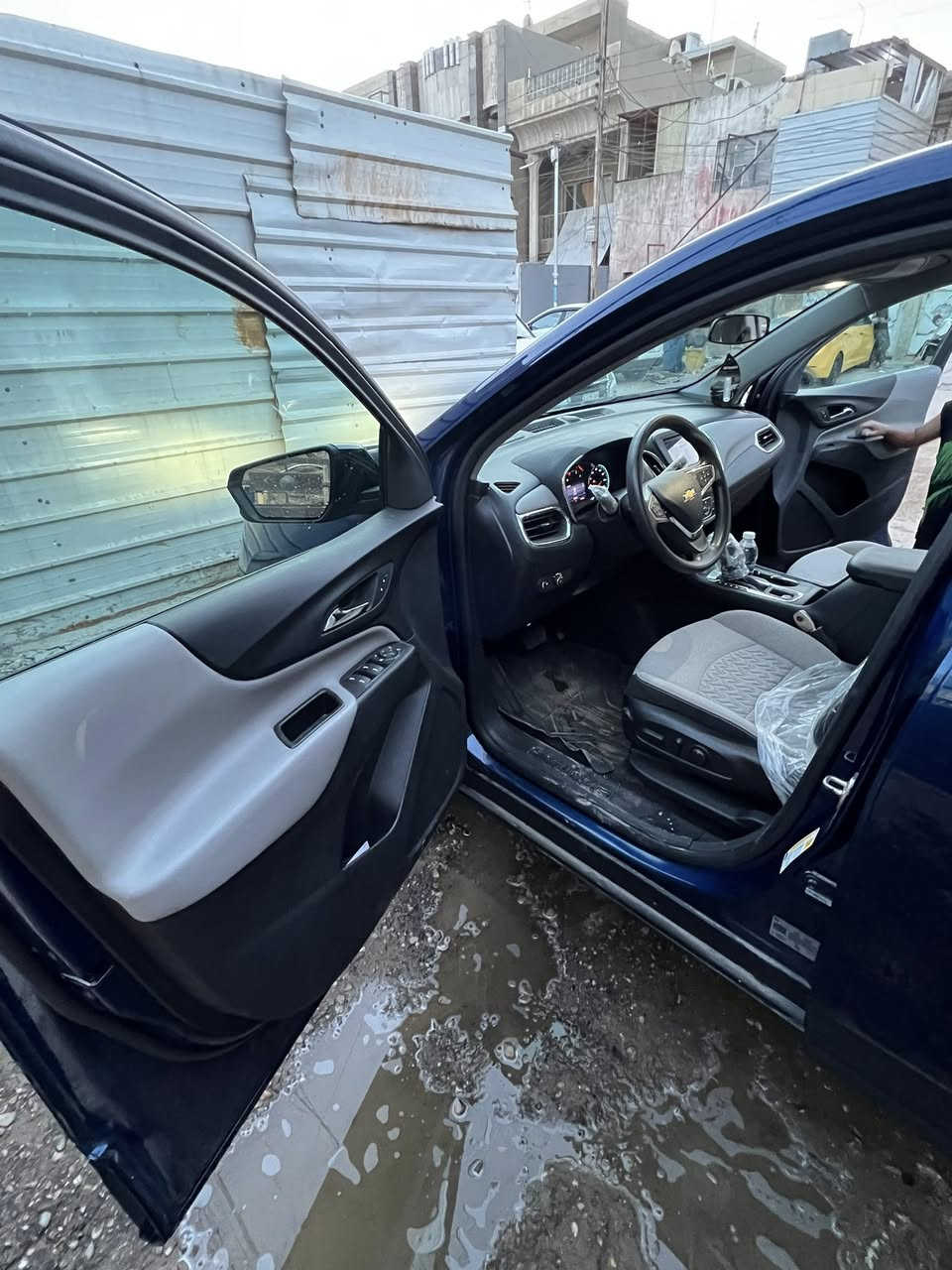 السلام عليكم شوفركوينكس موديل 23 للبيع حادث جاملغ وبنيد نفسهم مصلحات بدون دواخل بدون ايرباك السعر 165بيه مجال  ***********6 مكان السيارة بغداد الشعب
