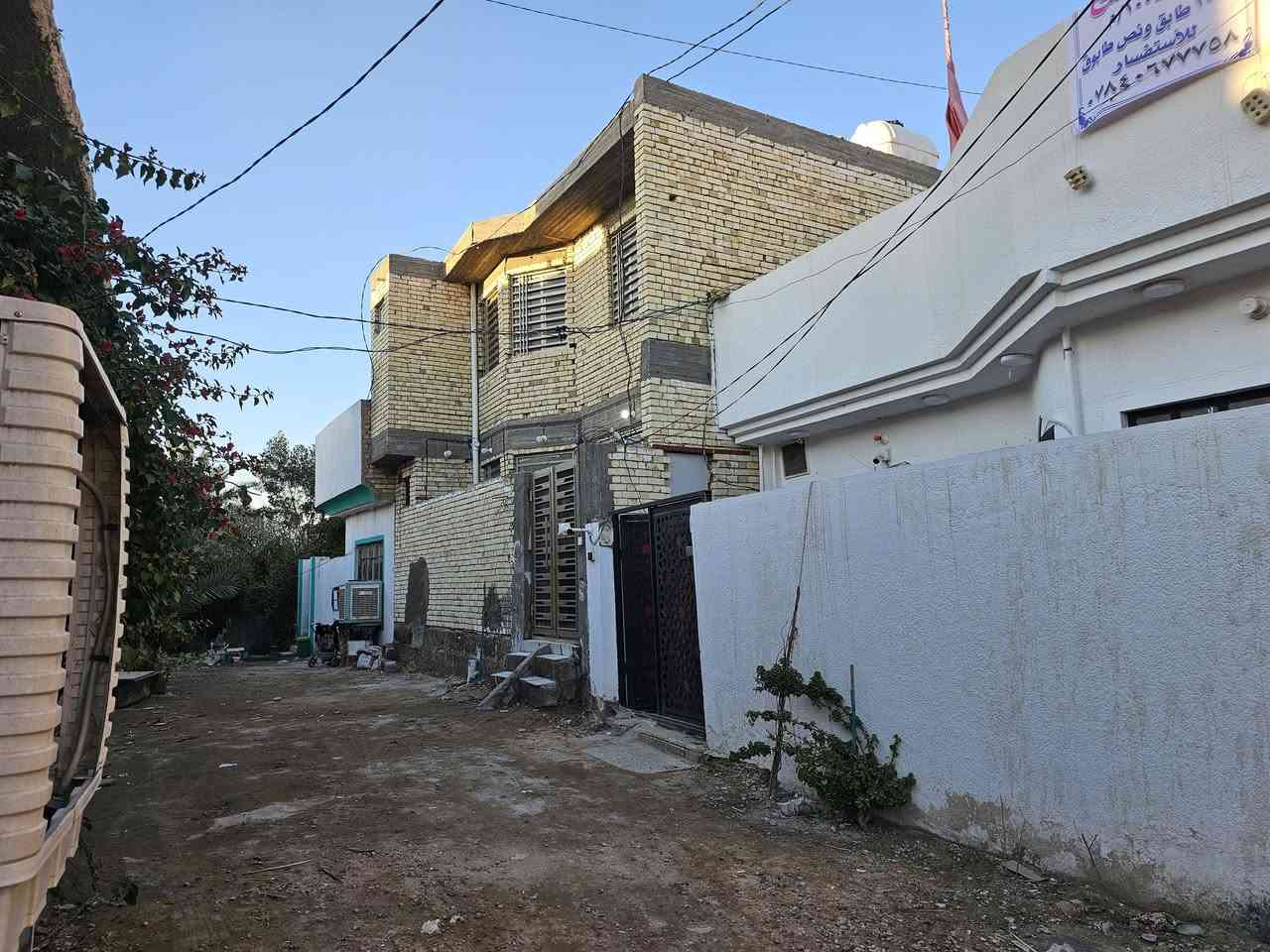 دار للبيع – كنطرة السلام

مساحة الأرض: 100 متر (10×10)

السند: 25

عقد محكمة

موقع ممتاز: فرع هادئ، فيه فقط 5 بيوت كلها من أهل كربلاء

الشارع مغلق والفرع معبّد (تبليط)

البيت مبني طابوق درجة أولى

مع بناء جناي

البيت فيه مستقبل للتوسعة إذا توسع الشارع

مراوس أو بيع

📞 للاستفسار: ***********
