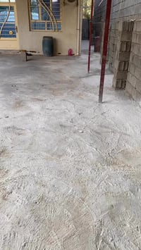 بيت للايجار ع طريق حله بغداد قرب عمود ١١٥ مقابيل جامعة وارث يحتوي ع غر...