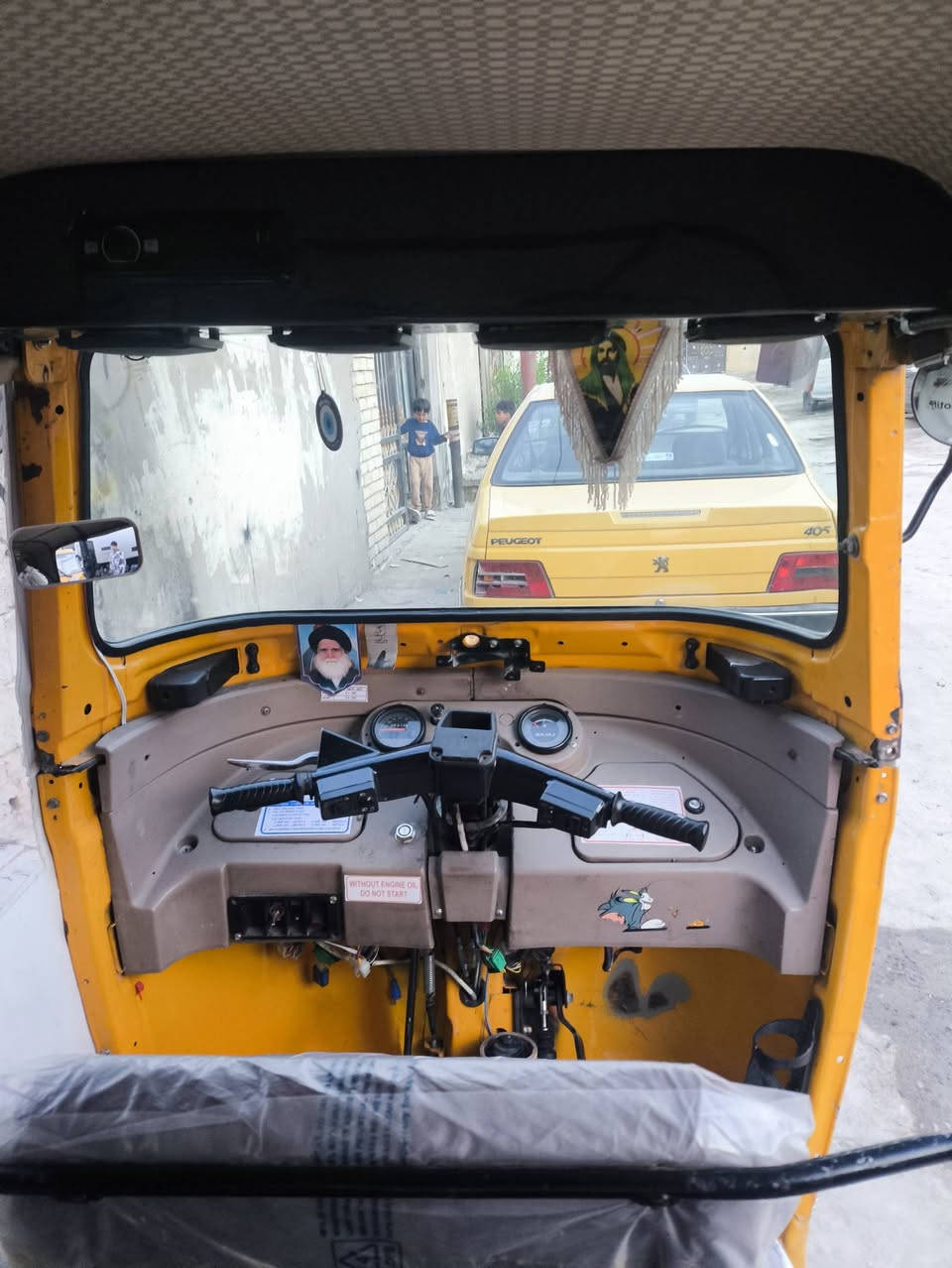 السلام عليكم
تكتك للبيع موديل 18 شهر 12 مكينه مكفولة فقط بوشه وبستم كشر مكفول لا تعمير لا صبغ لا معجون بيها طخات خفيفه موضحه بلصور كشرة ونصبه مال 20 رقم وسنويه نكليزي تحويل ثاني يوم السعر 5800 بيها مجال مكاني بغداد الشماعيه 
اتصال ***********
