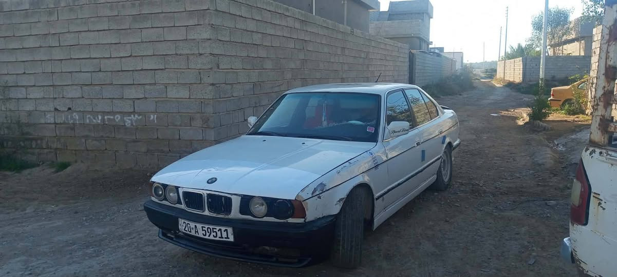 السلام عليكم
بي ام دبليو موديل ٨٩ حجم 520
مكينه كبس كير عادي
كشر ابلاد عدا الجامرلغ الأمامي صفحة السايق
 سنويه لل٣٠ شرط التحويل
 سعرها  ٣٥وبيها مجال بسيط
عنوان ديالى المقدادية
***********
