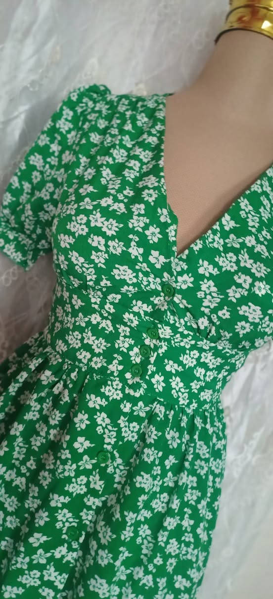 فستان قياس 38/36
شي ان 
السعر 8


**إذا كنت صاحب هذا الإعلان وتريد حذفه لأي سبب، رجاءا أرسل رسالة إلى الدعم الفني**