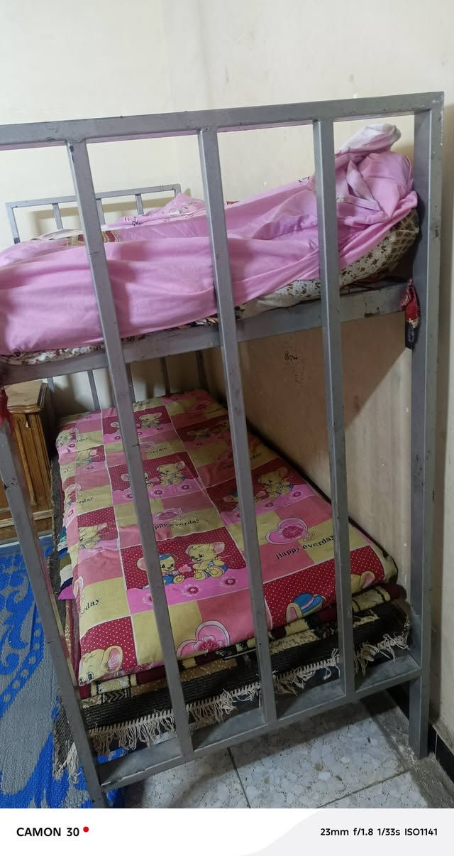 السلام عليكم 
عندي  هذه الجربايه  طابقين حديد ثقيل للبيع 
السعر 80 قفل 
العنوان منطقه العبيدي شهداء الثانيه 
سبب البيع ضيق المكان
للتواصل *********** بي واتساب فقط فقط.
