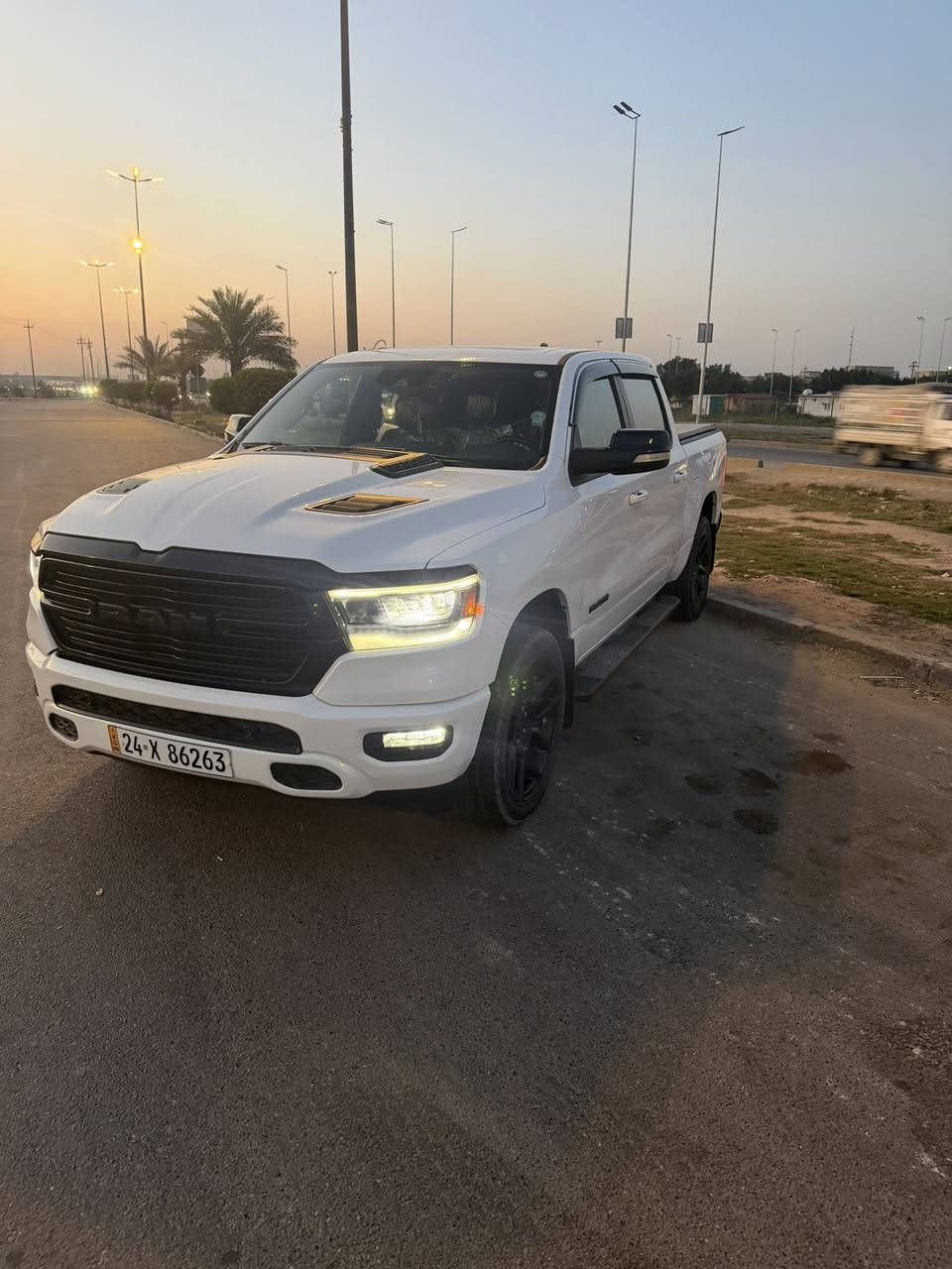 دوج رام 2022 كلين رقم دهوك فول سبورت بنوراما محرك 5.7 لون ابيض مكفوله من الشخط كلين ماشية 53 الف ميل 

الموقع بغداد 

‏السعر على الخاص ￼ 

اي استفسار الاتصال ***********
