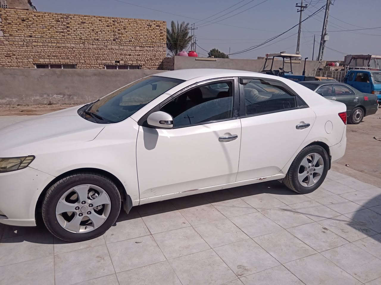 سلام عليكم لبيع سيراتو مديل 10سيار جاهز مجهز تخم تاير تبريد تدفئه كله شغاله عنوان الدوانيه مهناوي ستفسار ***********
