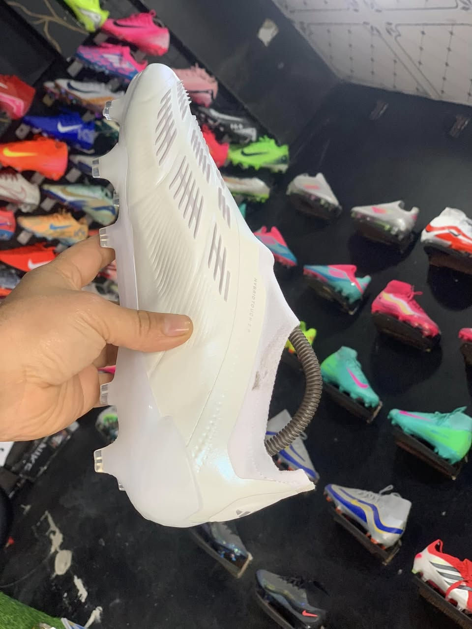 Adidas …….PREOOTOR

نسخة اورجنال اصلية

سيطرة أقوى داخل الملعب تبدأ من قدمك
بوط سكارات PREOOTOR خفة، ثبات، وأداء يرفع مستواك خطوة للأمام ⚽️
اختيار اللاعبين اللي يعرفوا قيمة التفاصيل 👟

عنوان #منبج شمال الحديقة العامة جانب معهد الرسالة
 
للإستفسار والتواصل0934830196


**إذا كنت صاحب هذا الإعلان وتريد حذفه لأي سبب، رجاءا أرسل رسالة إلى الدعم الفني**