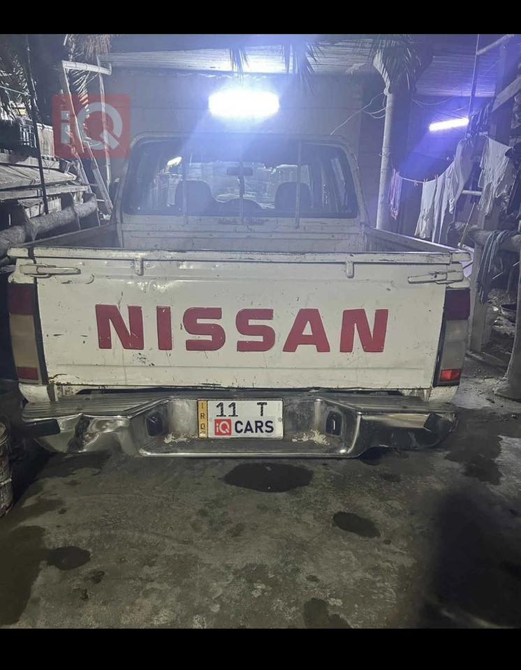 السلام عليكم نيسان شبوط 2009 جام هندر رقمها بغداد حمل آلجديد الأنكليزي بيها ضربتين بالبدي من الخارج ومرجعيهن بارد والقماره شويه نازله مكانها بغداد السعر(90) وبيها مجال حك الجيه للاستفسار ***********
