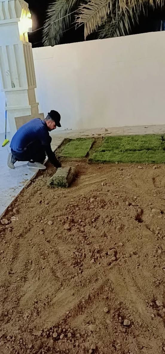 السلام عليكم اشتقل جميع الحدائق والبساتين  وتنظيف الحدائق من الدغل وتقليم الأشجار  وقص الحدائق بل مكينه عل نمره وحدة وقص الأشجار الكبار  كادر متميز وسريع وبأسعارمناسبه  إتصل رقم الهاتف‏‪***********‬‏/والرزق على الله
