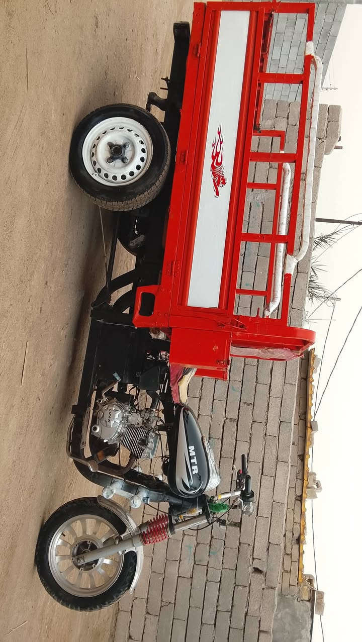 سلام عليكم ستوته  ادوات للبيع امتيار صدر فرس ستوته نضيفه كلش محرك نضيف ما ناقصه شي بس دبلات واكفات كدام تايرات جدد توه شادهن السعر 750 وبيه مجال مكاني بصره قضا المدينه ***********
