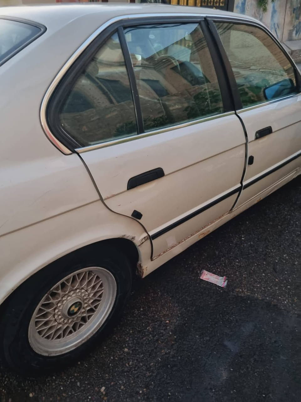 مكلف بالنشر اخوان السلام عليكم BMWموديل ٩٣ كير ومحرك فانوس مسكر بلادي سياره حداديه أمامي خلفي جديد مجموعة الاحتراق جديد دسكات جديد مجاول وبلكات كله بشرط كهربائياتها كله شغال سياره بلاديه بدون صبغ وسنويه ساقطه العام ورقم جاهز وطالع بس تثبيت لوحات و بسم البائع فقط تبريد يحتاج صيانه والباقي شوف العين مكانها بغداد الفرات والجهاد السعر ٤٨ وبيها مجال بسيط حك الجيه رقم صاحب السياره 
*********** ابوليث و بدون تعليق اتصل وتدلل
رقمي صاحب المنشور *********** و اسف على الاطاله
