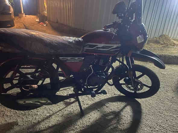 سلام عليكم دايون 2023شهر 8مرقمه رقم بغداد بسمي داخله هزه جديده دراجه خير من الله نكره سلف محرك مكفول كفاله عامه مثل ما شوف بل صوره كهربائيات كلها شغالة دراجه مال جناي المكان بغداد حي جهاد السعر 2700 وبيهة مجال الرقم ***********
