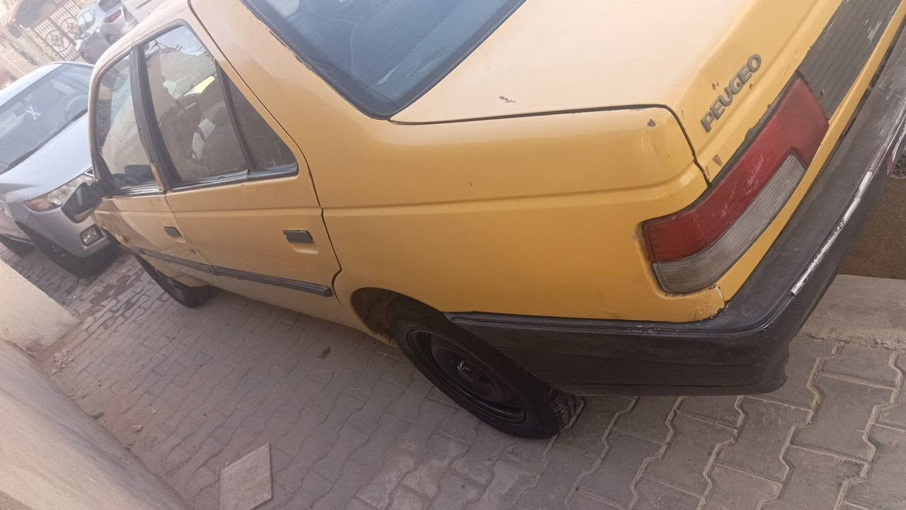 سلام عليكم بيجو روه مكينه جديده 9وبيه مجال اتماتيك سلف واكف بدون راعي مكاني نجف***********

