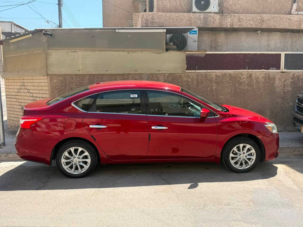 السلام عليكم
نيسان سنترا
موديل 2018
محرك1800
موصفات نص فول
وارد امريكي ضررها بنيد فقط
السيارة كلش جديدة وكلشي بلادي 
محرك وكير كفالة

السعر 107وبيها مجال 
مكاني بغداد حي الاعلام
للاستفسار ***********
