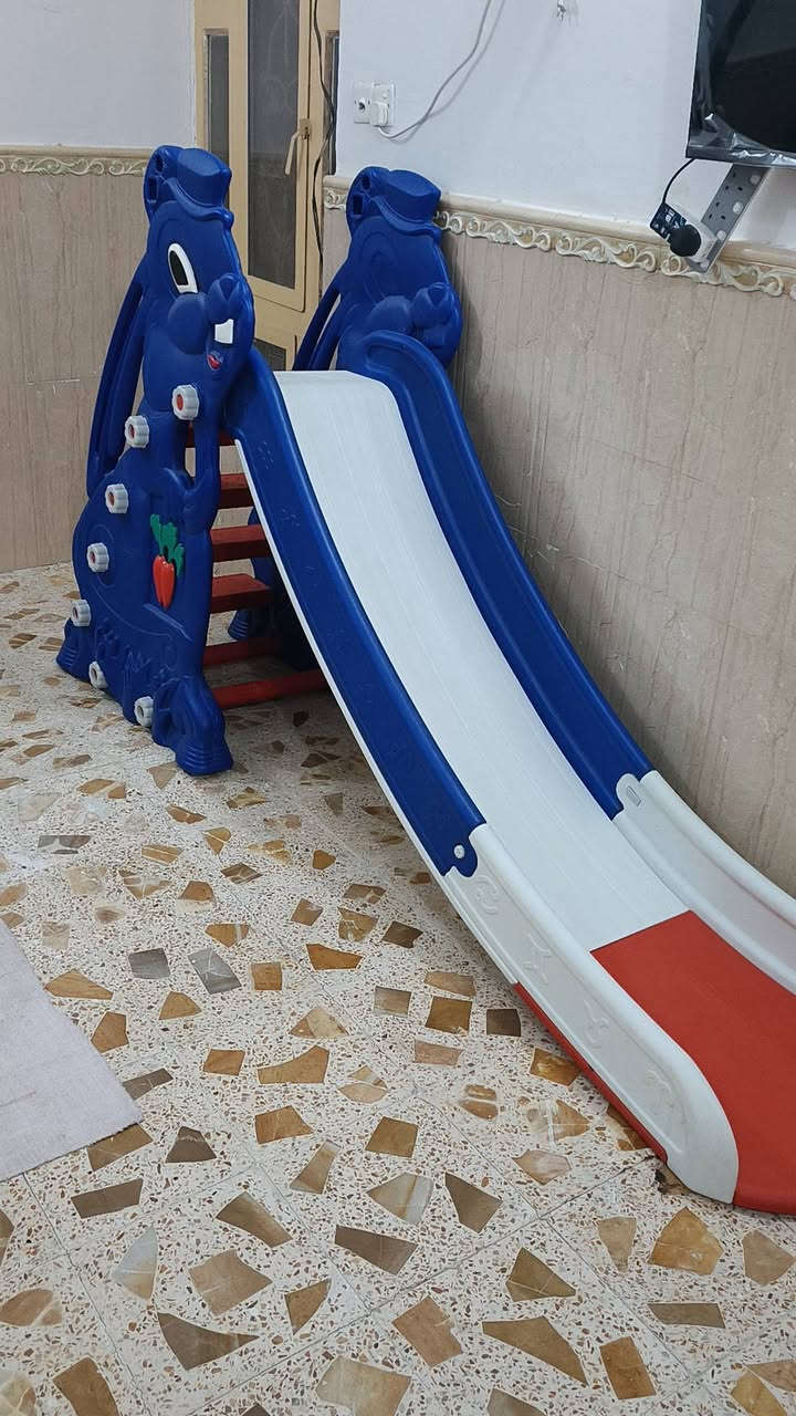 سلام عليكم للبيع مزليقة جديدة ونظيفة كلش  مكان النجف  السعر خاص او الاتصال بالرقم ***********

