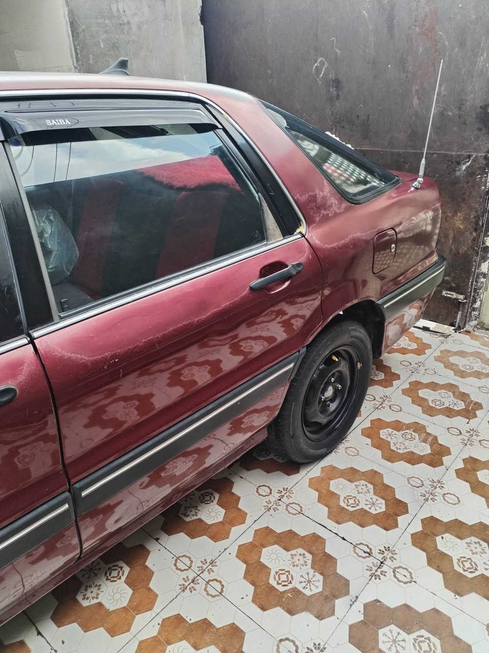 للبيع موديل ٩٢ رقم أربيل سنويه ٣٠ هزه جديده شرط تحويل مكينه بلاديه ١٨٠٠ كهربائياتهه كلهه شغاله جام اربعه كهرباء صدر خلفي ولا أمامي جدد تخم تاير جديد تليفون *********** مكانهه ديالى سعر ٤٢ بيهه مجال
