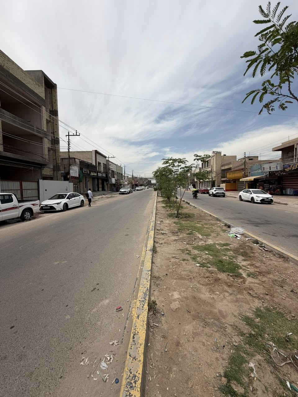 ✋🏼للبيع بنايه تجاريه مصممه بإشراف هندسي متميز

🏨المساحه      247/5 متر 

🔺الواجهه 9 متر      النزال 27/5

🔹سنة البناء 2025  بناء درجه اولى

🔺تحتوي على قاعه كبيره مع 7 مكاتب تجاريه
🔹كل مكتب مساحه 82 متر 
 
🔹بوارد شهري 9/100/000 فعلي مؤجره بل كامل
🔺الموقع بغداد حي البنوك وسط شارع الميثاق 

🔹للاستفسار  او مراجعه السالم للوساطة العقاريه  

***********📞
