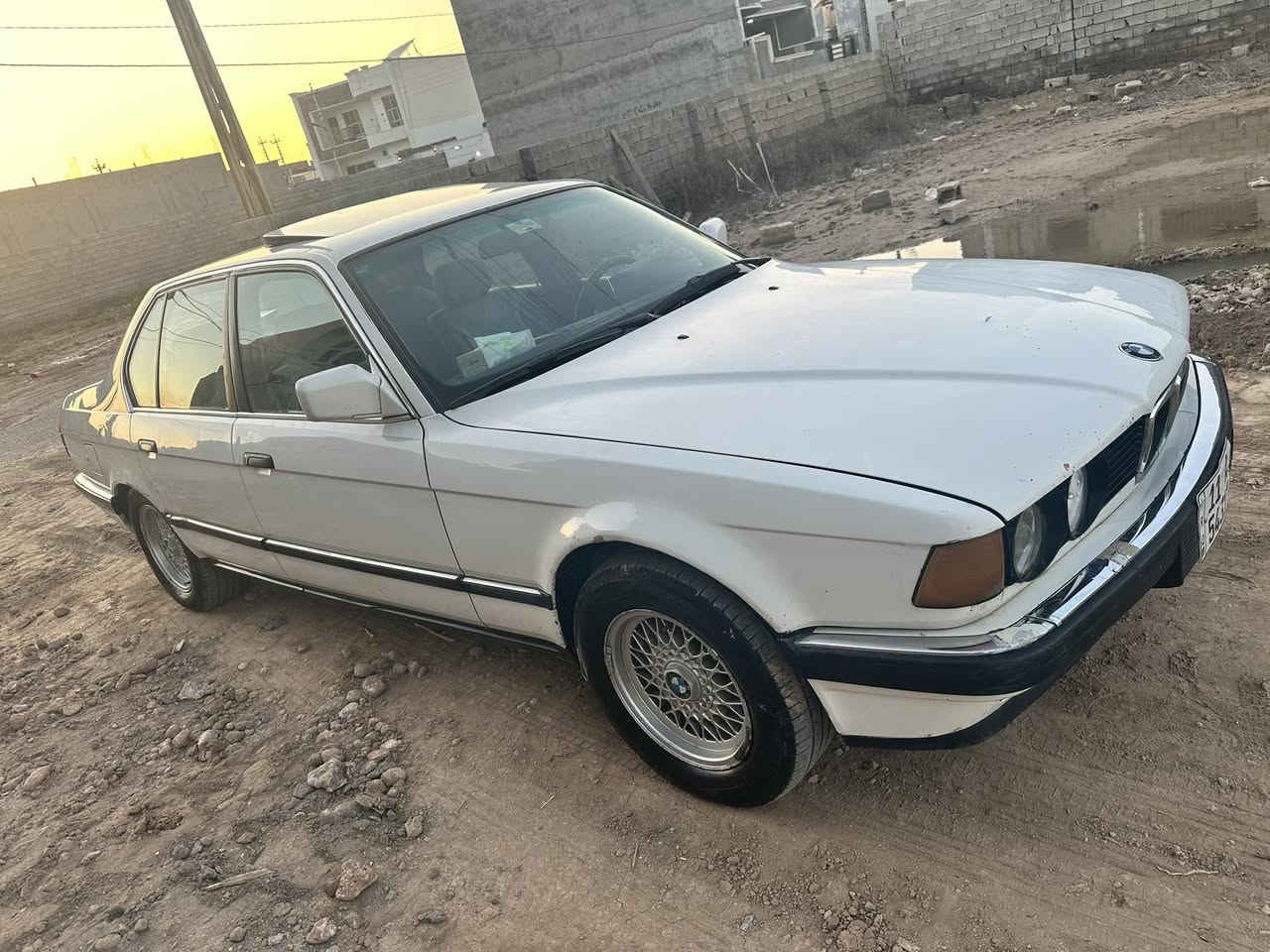 بيئم موديل ٩٢ رقم بغداد بسمي حجم ٧٣٠ مكينه خير من الله كير وصدر تبريد وتايرات كله جديده غرفه هم جديده تخبل مكفوله من ضربه ودواخل شرط مابيه اي دواخل صبغ فقط بيه خمس قطع فقط جماليه سياره مابيه اي نقص شرط مكفوله من كلشي فقط طوافه نوبات شكل فقط بس طوافه ولباقي كله شغال تبريد قطعتين ثلج مكانه ديالى بعقوبه مقابيل لفروسيه سعره ٦٥ بيه مجال ترايك والله شرط بصره ***********@
