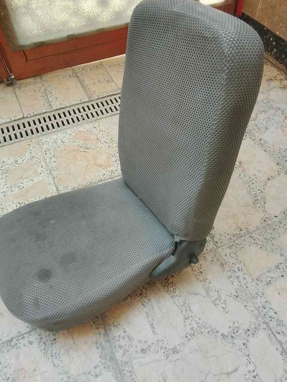 السلام عليكم اغراض اج وان جنطه مصبوغه الباب بلادي ***********
