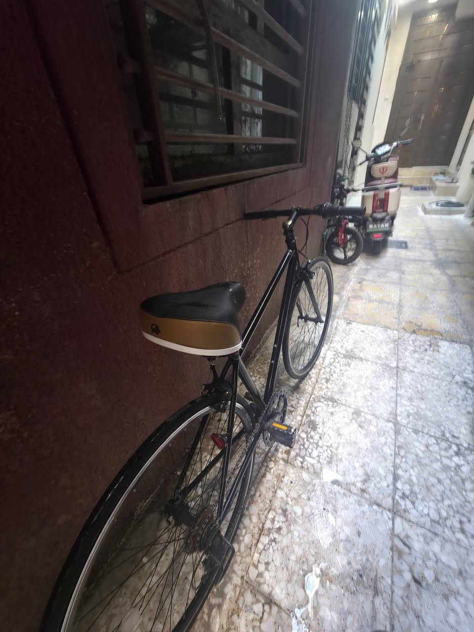 بايسكل c700 ياباني🚴🏼

نضيف و كلشي شغال بي🚴🏼

مكينه 6 كير🚴🏼

الحجم 27.5🚴🏼

السعر 125 وبي مجال🚴🏼

المكان شارع الكفاح قرب مطعم ريزو عزيمة🚴🏼

رقم الهاتف ***********☎️
