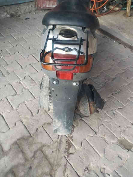 السلام عليكم ورحمة الله وبركاته دراجة بطه ٦٠ دراجة نضيفة تجي تشوف بعنيك مكان الحريه الدوالعي السعر ٣٠٠ وبيهه مجال الاتصال على الرقم ***********
