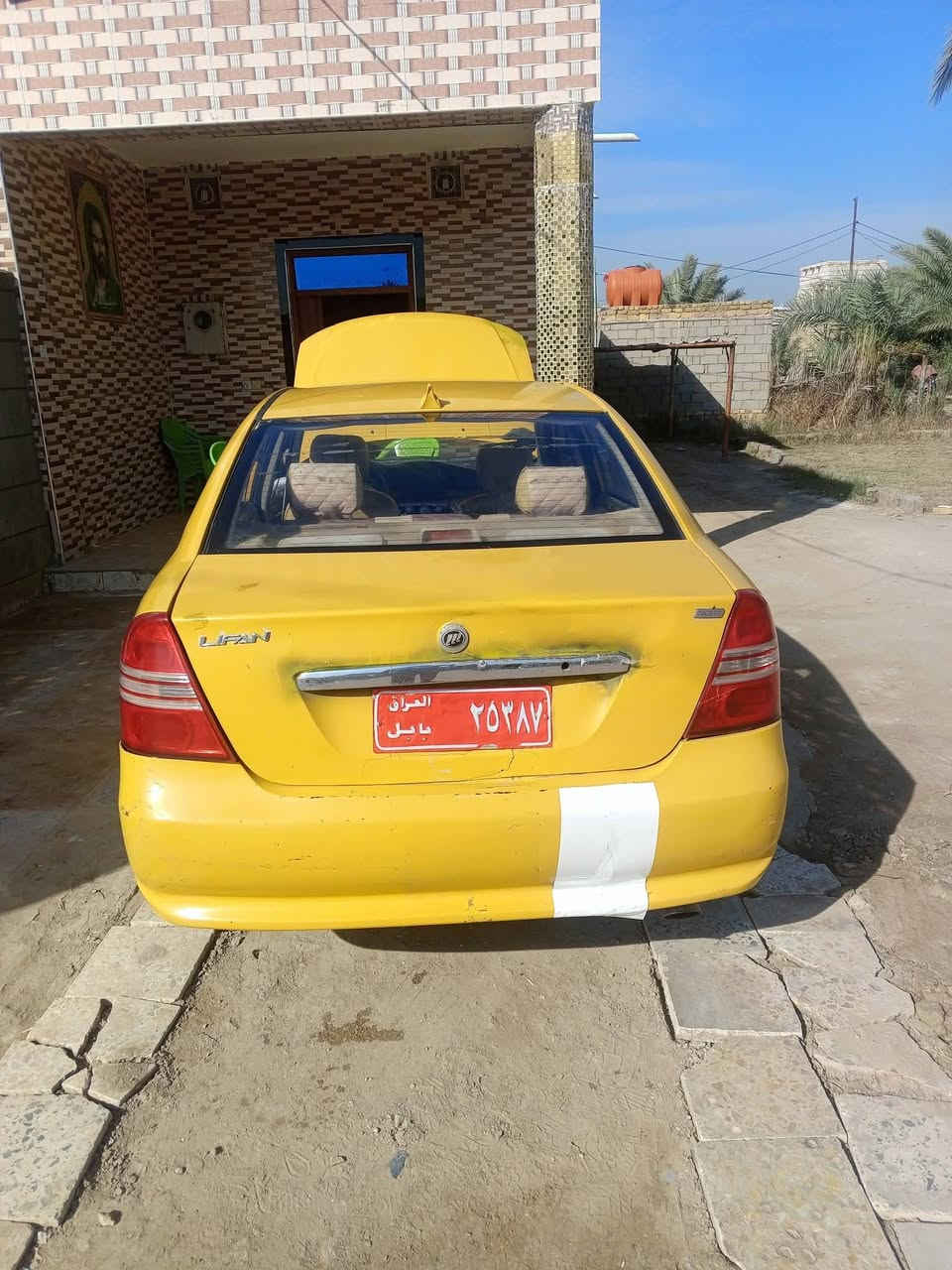 ليفان 620 للبيع مكينه كير كوله اوتو مكفولات حداديه قبل يومين شديتهن مشط جديد باتري جديد داينمه جديده غرفه مدوشمه ارضيه جلد كهربائيات كله شغاله ماعايزه برغي عليه هيئه وغرامات 670 الف تريد اصفرلك تريد ينزلن من السعر رايده ب 27 او بيه مجال مكاني دوانيه ***********
