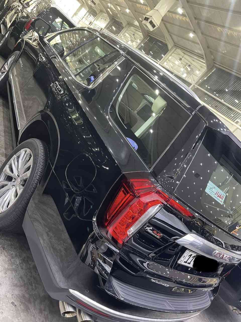 السلام عليكم 
جمسي يوكن دينالي 2023 Vip خليجي مكفوله من ضربه وصبغ ومن كلشي جديد وكاله المنصور 
رقم بغداد جديد   
مااشيه km 38
المواصفات دينالي Vip معرفه 
1- بصمة ابواب 
2- فتحة سقف (بنوراما)
3- حساس خلفي وامامي وجوانب
4- كامرات (5) 360 درجة 
5- ثلاث قطع تبريد 
6- كشنات جلد اوف وايت 
7- تشغيل عن بعد 
8- جنطة كهرباء 
9- شحن لاسلكي 
10- شاشات عرض امامي وحلفية
11- جكات رفع السيارة 
12- رادارات أمامي خلفية جانبي 
13- كشنات تدفئة و تبريد وخزن ميموري
14- دفع رباعي (4*4)
15- شاشة عرض داتا شو 
16- محرك 8 سلندر 6.2 
17- كشن منفصل vip 
18- مقاعد السيارة كلها كهرباء
19- كاميرا خلفية في المرآة الوسطية
20- دوسات كهرباء 
21- نطام صوتي BOSE  
وبعد بيها مواصفات سياره جهازه من كلشي 
(العنوان/ بغداد )
وهذا رقم تلفون : ***********☎️
