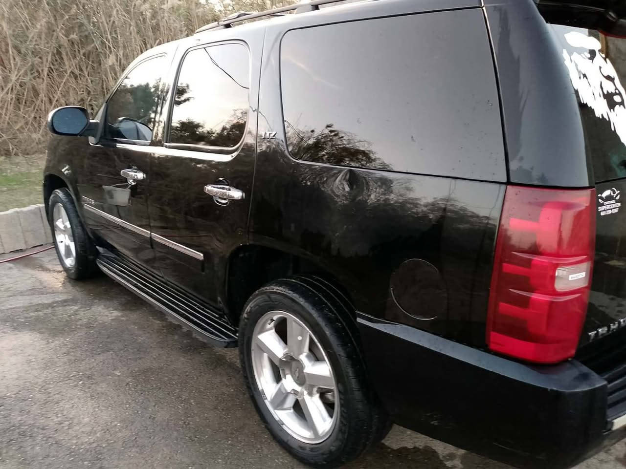 السلام عليكم  تاهو Ltz 2010مكفوله من كصه و ضربه و صبغ   سعر 110وبيه مجال هذا رقمي *********** وات ساب
***********
