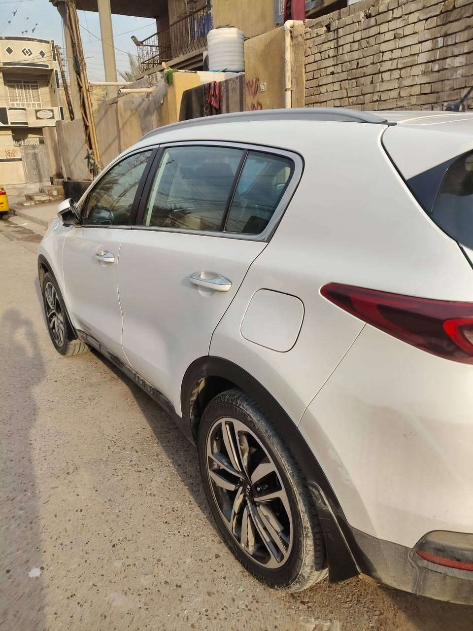 السلام عليكم ..سبورتنج خليجي اللون ابيض
الموديل 2020
المسافة المقطوعة 66
تبديل دعامية أمامية نفس اللون
بارد مقدار شبر بالباب الامامي
والباقي مكفول من محرك وكير وكشر ***********@الجيع
