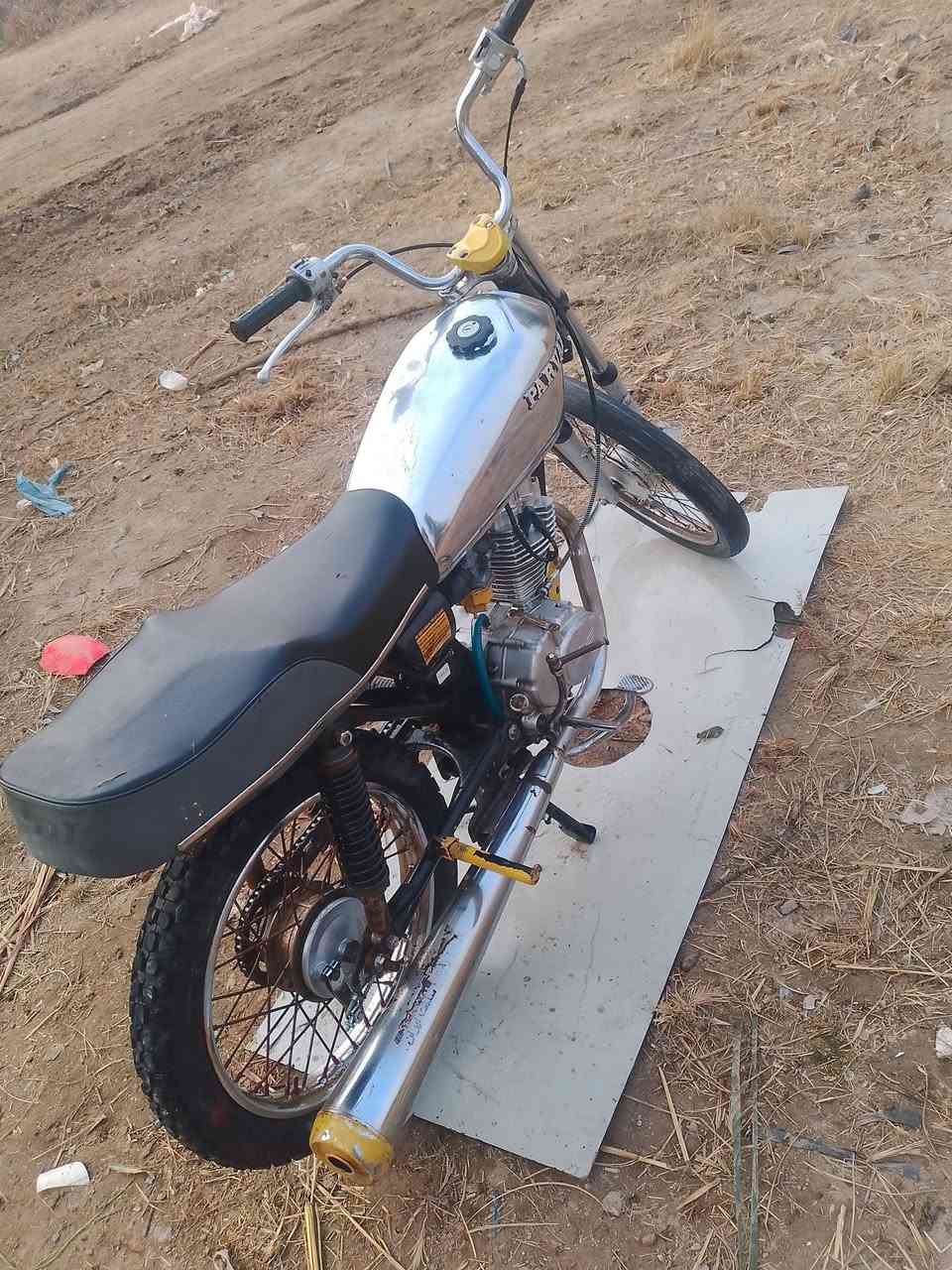 سلام عليكم دراجه للبيع نضيفه شغتله السعر 200 ابيه مجال حك جيه ***********
