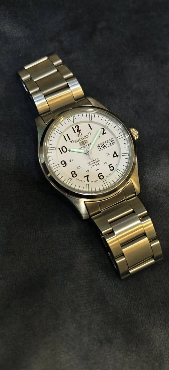 SEIKO JAPANE MADE
ساعه سيكو ياباني  ماكنه اتوماتيك 

القطر ٤٢ ملم 

نظام ٢٤ ساعه  الأميال والأرقام لامينوس 

نظافه تامه 

نافذه التاريخ شهري و اسبوعي 

سعر 115 الف مع توصيل


**إذا كنت صاحب هذا الإعلان وتريد حذفه لأي سبب، رجاءا أرسل رسالة إلى الدعم الفني**