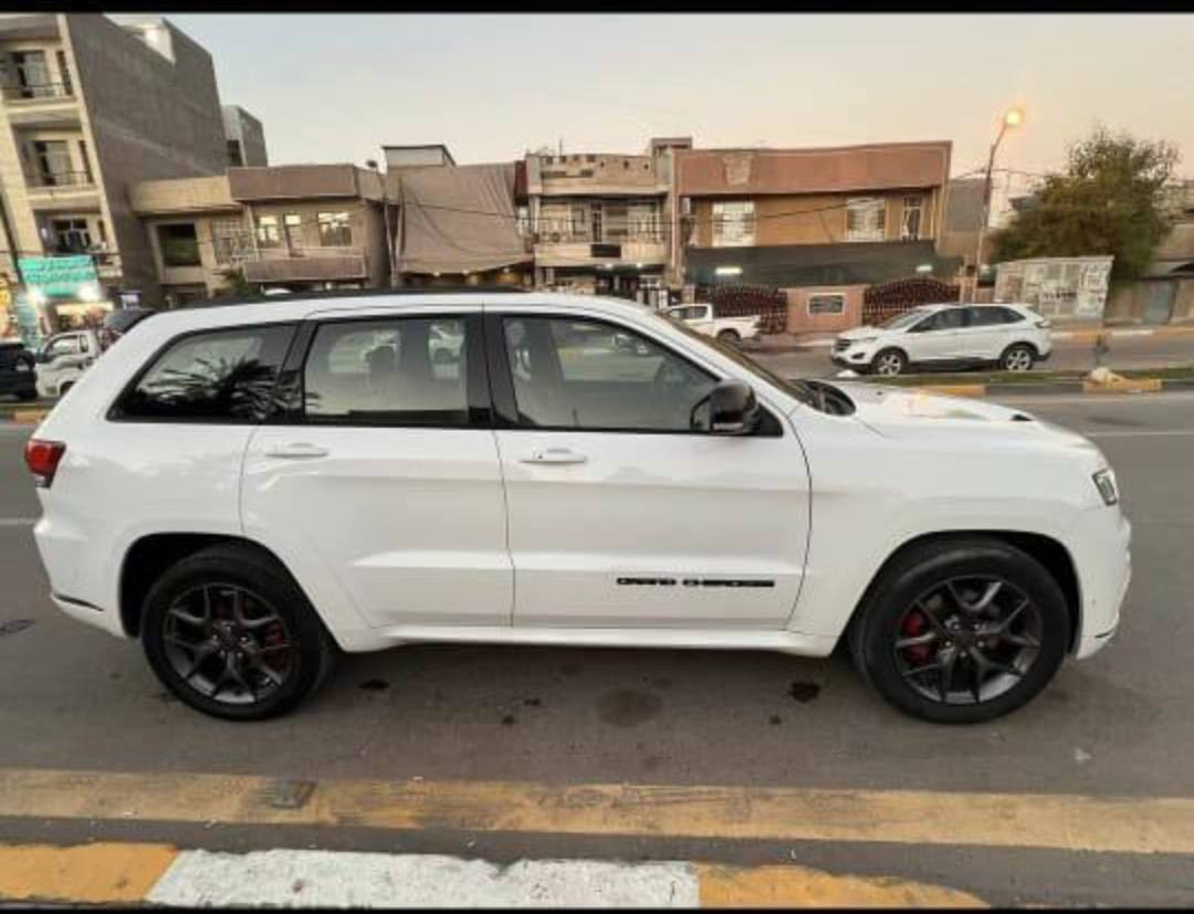 سلام عليكم للبيع جيب اس  ام رادار   S 2020 ( خـليـجـي )
ماشيه 39 ميل 
فول فول مواصفات فورويل بارنوما فتحة 

السياره كفاله عامه من الصبغ او البارد كير مكينه كلها كفاله عامه
عدا كارت تحت بك لايت بسيط و رصعه ب باب سايق ع كد 5سانتيم. تم سحب ب جهاز لا تكحيل ولا كارت

 ( وكاله هارلم) ام الرادار

مكينة  3600 6 سلندر  

 سقف بانوراما 

 كشنات جلد اسود و احمر+ كهرباء + تدفئه + خزن ٣ وضعيات 

 نظام النقطة العمياء 

 ويل حجم 20 بلادي سبورت 

 نضام خاص للطرق الوعرة 

تشغيل عن بعد 

مري كهرباء 

 مرايا متحسسة للضوه العالي 

 بخاخات لتنضيف اللايتات الامامي

 نظام تشغيل واطفاء المحرك اوتماتيكي للتوفير وعدم صرف الوقود عند الايقاف (AUTO START SYSTEM)

 

وضعيات قيادة التحكم بيهم عن طريق الماوس 

لايت زنون امامي ولد خلفي 

 تخم تاير جديد

اوتو بارك

 ستيرن كهرباء + تدفئه ستيرن 

 ريموت كنترول عدد 2 

 حساسات خلفية امامية
رقم بغداد
مكان السياره بغداد 

للاستفسار ***********
