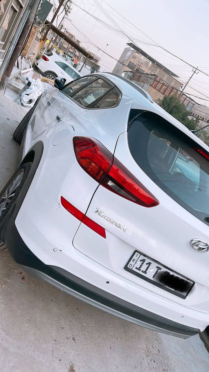 السلام عليكم للبيع توسان  خليجي وكالة الكاصد موديل ٢٠
فول مواصفات عدا البانوراما  رقم بغداد  الدولي. 
سيارة جاهزة من كلشي صدر جديد تبريد ثلج تخم تاير 
كير محرك كلة  جديد سيارة ماشية ٨٢الف 
سيارة بيها ٥قطع صبغ بدون دواخل وسونار بلمنشور 
 مواصفات 
بصمة 
كشنات جلد 
كشنات كهرباء 
شاشة  اندوريد وكار بلي 
كامراة دوارة 
لايت خمس عدسات 
تحكمات  جهتين 
محرك ٢٠٠٠دوش 
مكاني بغداد. 
السعر ١٤٤وبيها مجال 
الشراي يتصل 
***********
