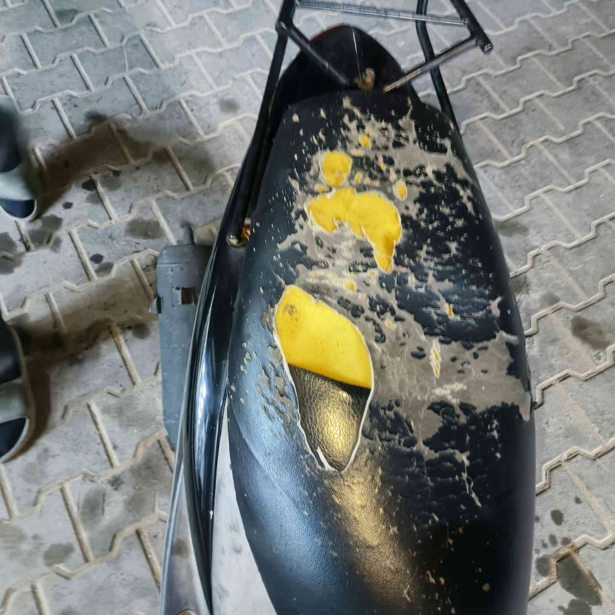 سلام عليكم ماكس منغولي للبيع دراجه بوشتتها ٤٩ دراجه حلوه ونضيفه مكينتها ناعمه يحتاجلها غسله ما مغسوله😅 اتصل أو خاص متواجد ***********
