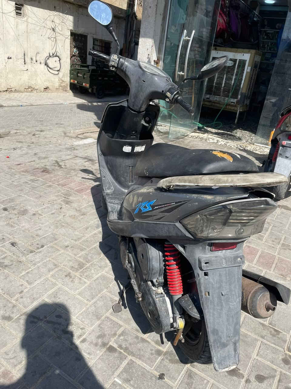 دراجه ماكس ابلاديه اي نقص مابيها مكينه مامفتوحه كلها ابلاديه مكاني بغداد مدينه الصدر ريدها 600 او بيها مجال 
***********
