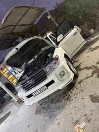 لاندكروز ٢٠١٢ • ٦ سلندر • كراسي جلد