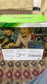 اكس بوكس 360 للبيع وياهاء يده لتواصل07847407257. السعر 135الف