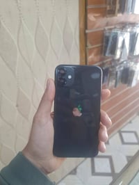 11 عادي بلادي  بطاريه 72 ذاكره128 سعر 210 07726223218