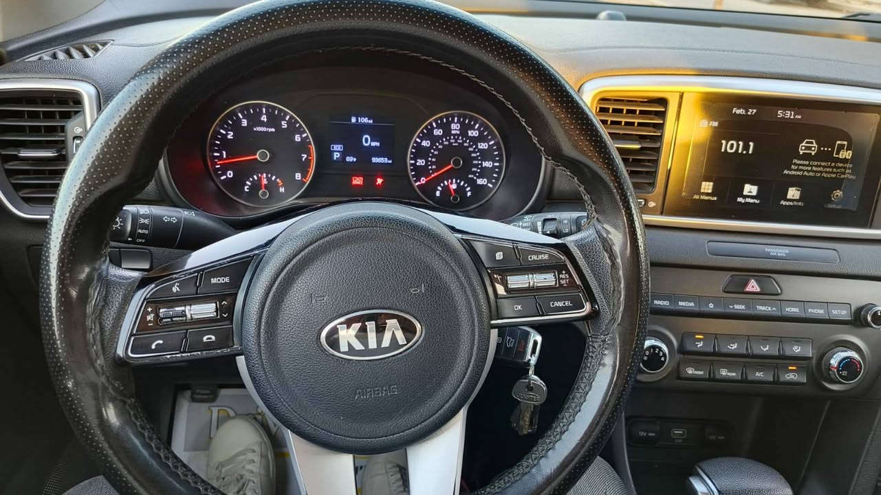 سلام عليكم
للبيع كيا سبورتج 2020 وارد امريكي
السياره  ماشيه 93 الف كيلو
المحرك .جي دي أي 

المواصفات 
تحكمات ستيرن جهتين 
ويل كب
شاشه كبيره
مانع انزلاق 
كروز سرعه
السياره رقم  بغداد
السياره حلوه و جاهزه ١٠٠٪؜  

رقم التلفون 

***********
