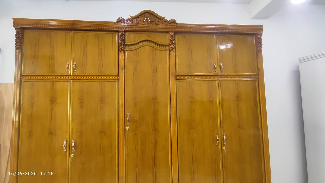 كنتور تزكام شغل درجه اولى مستخدم اخو الجديد 
كنتور 5 ابواب جاهز 
ارتفاعه 280 
عرضه 310
 واسط قضاء الحي شارع الشباب 
للستفسار التصال على 
*********** عادل
