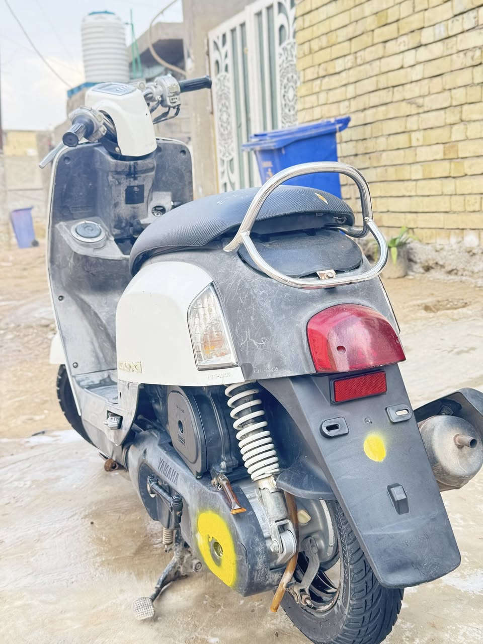 السلام عليكم دراجه ماكس بوليسي بلاديه دراجه نوزل كهربائياتها كلها شغاله نكره سلف مابيه نقص دراجه  ختم واحد كفرات وسوادات ومكينته دراجه ملحه ما ملعوب بيها اوراقها موجوده ووصل المعرض موجود سعر 625مكاني بغداد الدوره ابودشير***********
