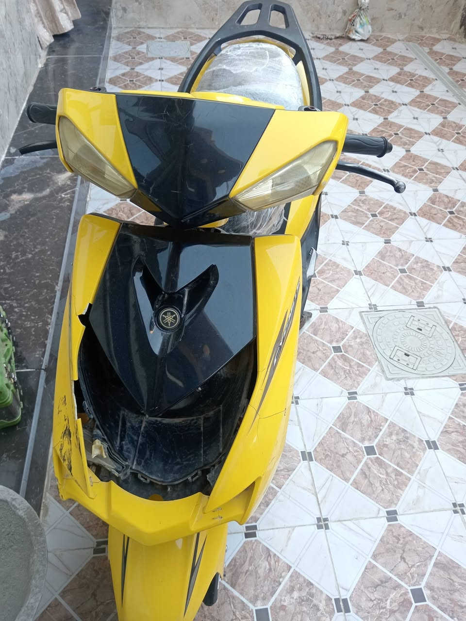 السلام عليكم دراجه سكنس للبيع نضيفه كلش تشتغل سلف عوزه بس كفرات مكاني غراف تصال عل رقم ***********
