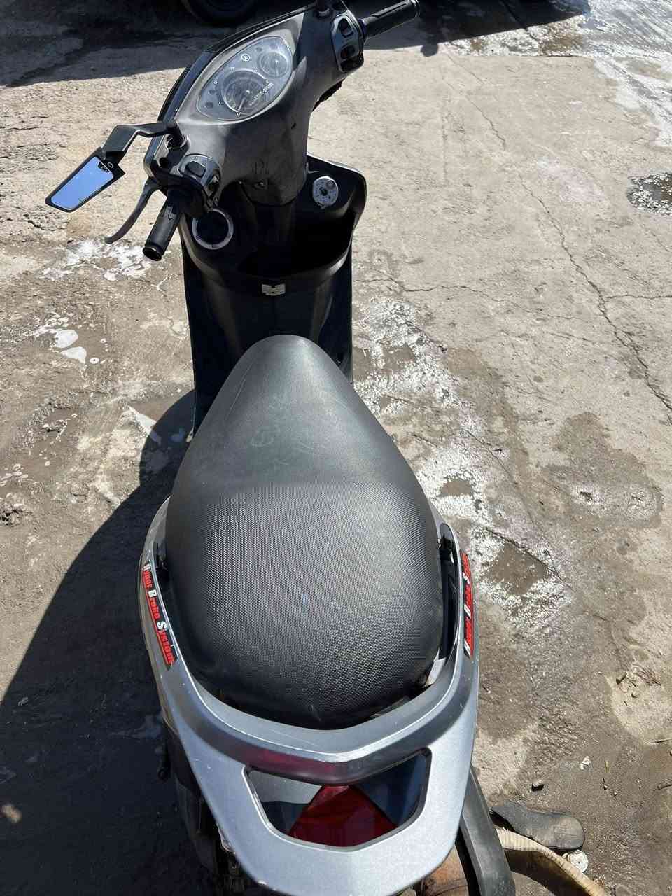 سلام عليكم شباب
دراجة ثعلب صالهة شهرين من مازلة من الرمبة وكالة اي نقص ما بيهة من التاير لتاير كلشي شغال بيهة 
مكاني غزالية 
متواجد فيس ورصيد 
الرقم ***********🤑✌️
السعر 750
