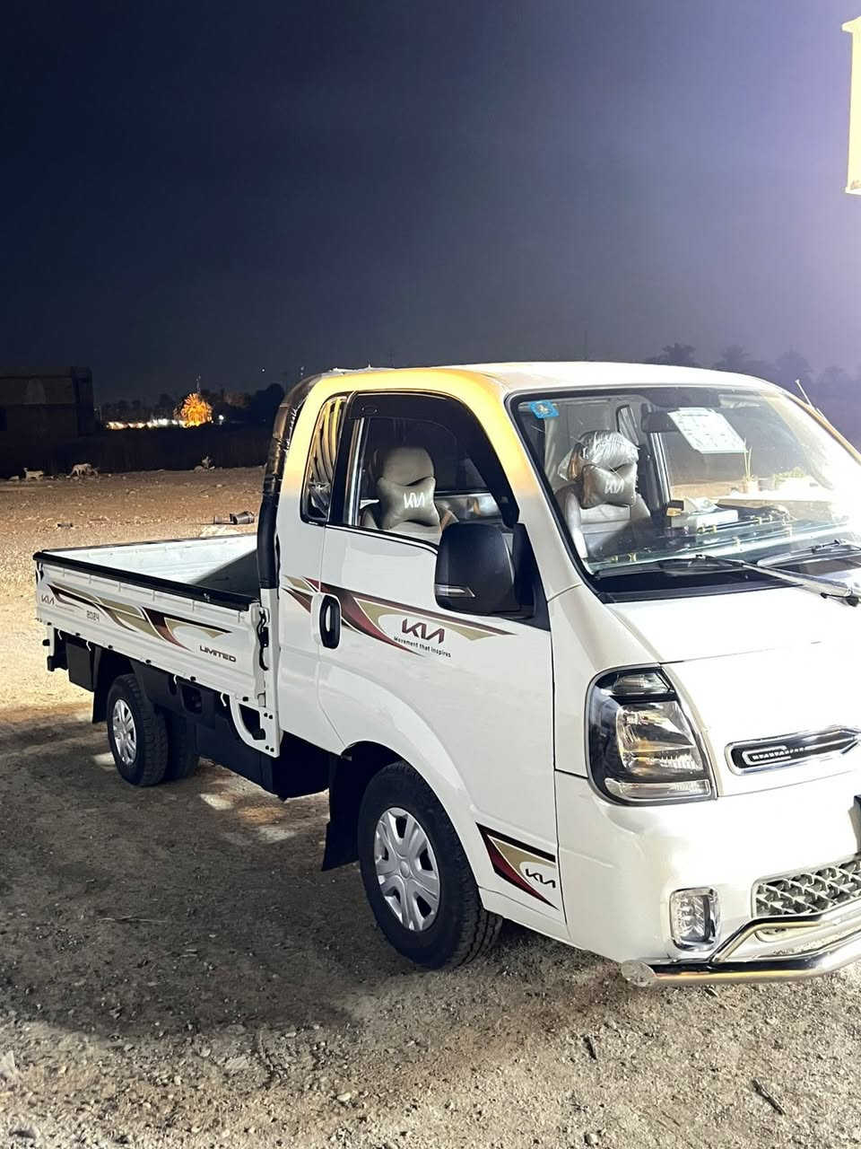 سلام عليه عندي سياره للبيع كيه عموشه موديل 2024 ماشيه 44 حقيقي كلشي كامل بيها سياره جاهزه مسستمه
***********.        ***********
