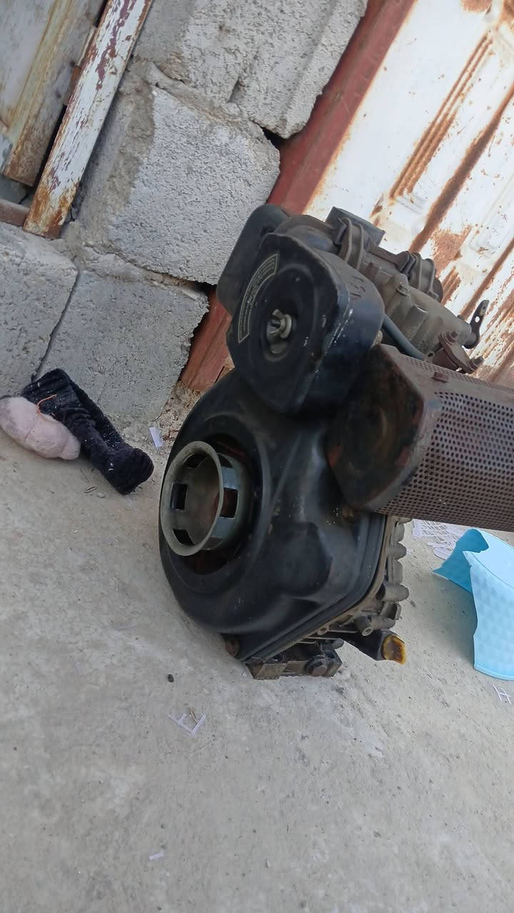 مكينه للبيع مكان البصره
***********
