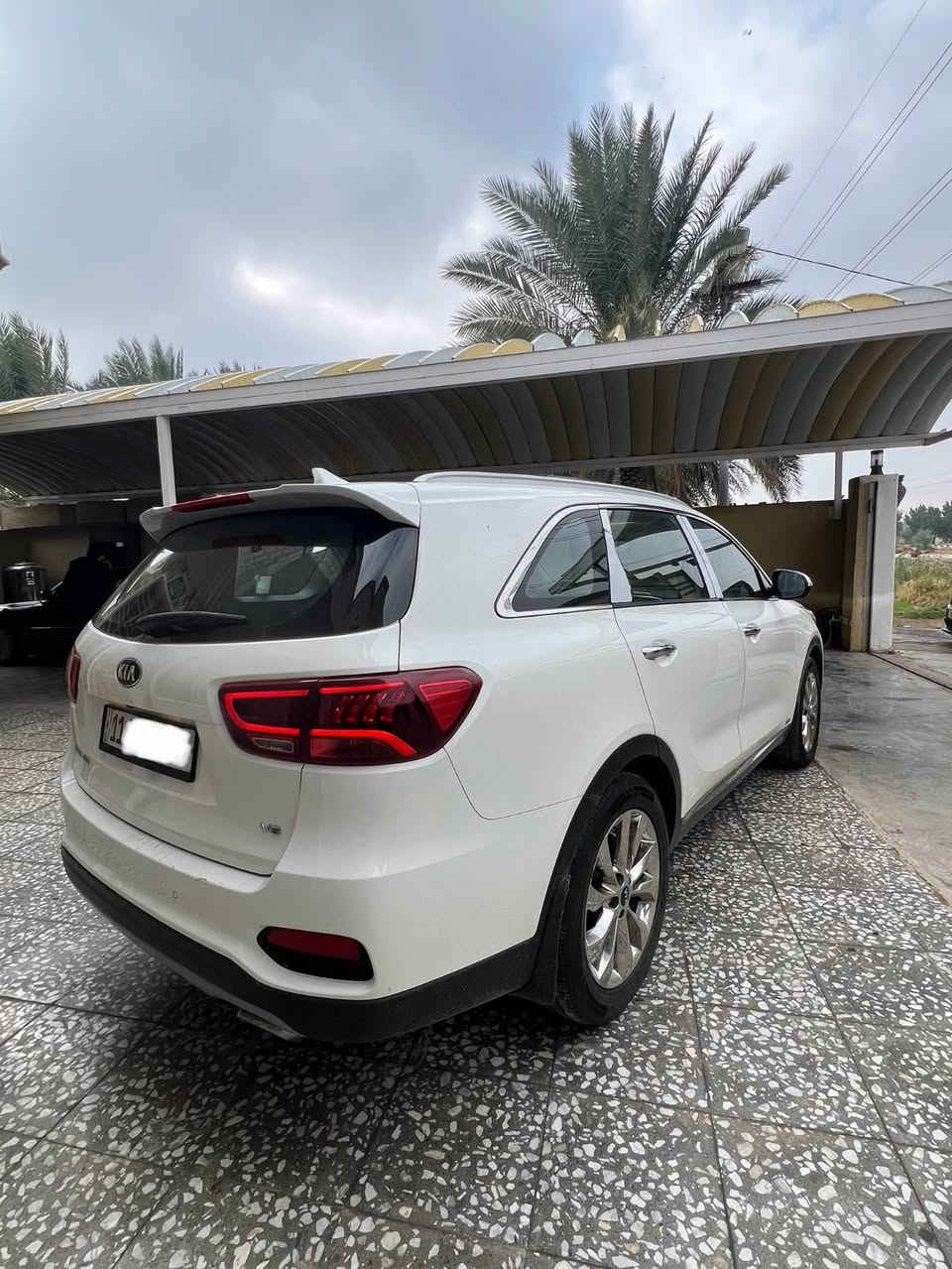 سلام عليكم 
للبيع كيا سورنتو 2020 خليجي كويتي فول الفول 1/1
سياره جديده بمعنى الكلمة ماشيه ٦٥كلها عله وضع شركه 
موصفات الكويتي معروفه 
تشغيل عن بعد بانوراما 
صندوك كهرباء سايد بريك دكمه
 مكينه 6سلندر 
رقم بغداد دولي بأسمي 
السعر 275 وبيها مجال للشراي لاتصال *********** مكان السياره كربلاء
