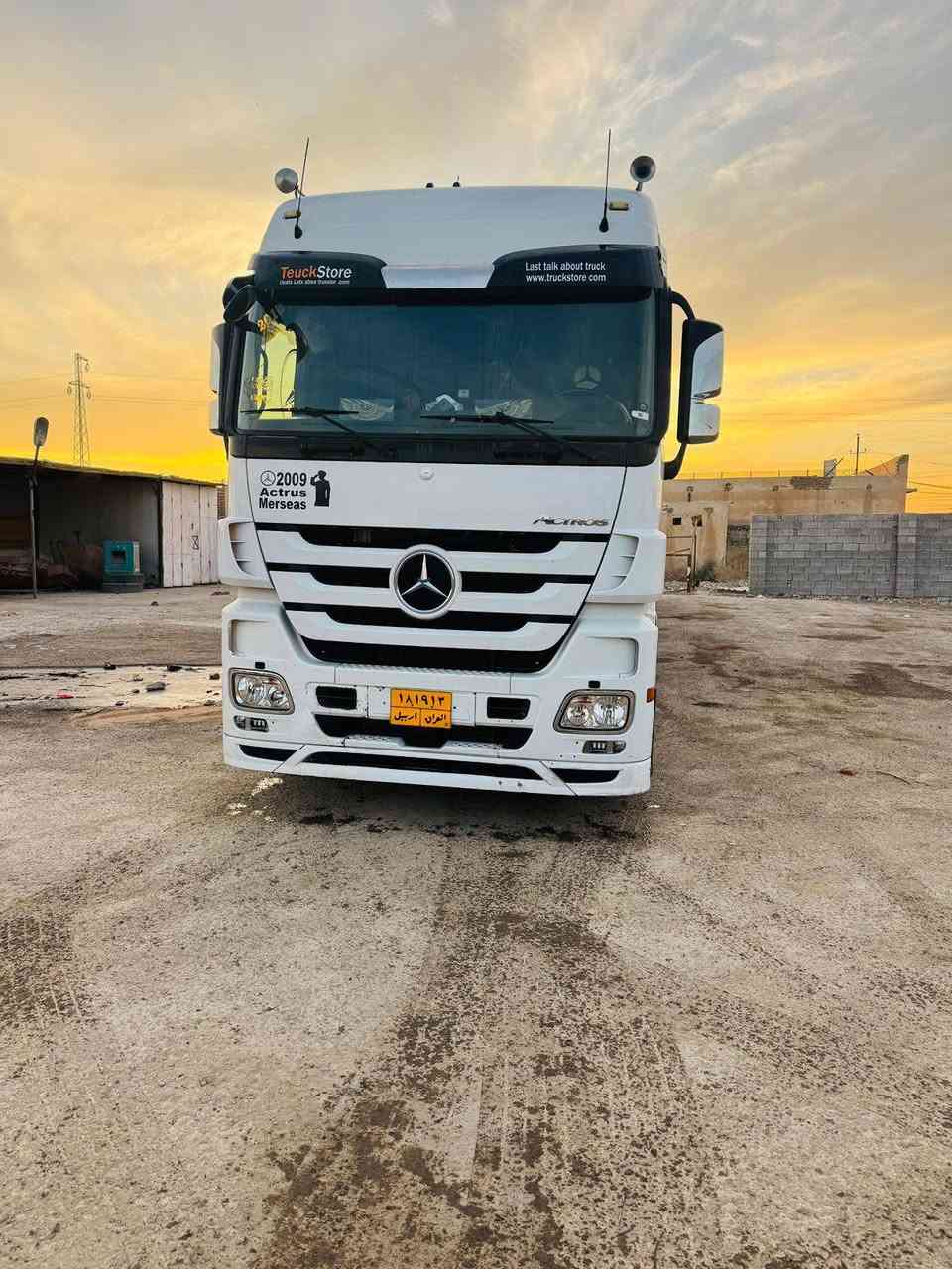 كتروس2009البيع
فول1ع1
كامره حساس 
ثلاجه رتايدر
هو رنات زنون سقف
حاكيه فول فول سياره 
تخم تاير جاهزه للشغل
حجم48/18
***********  حسين سيدمزيد
