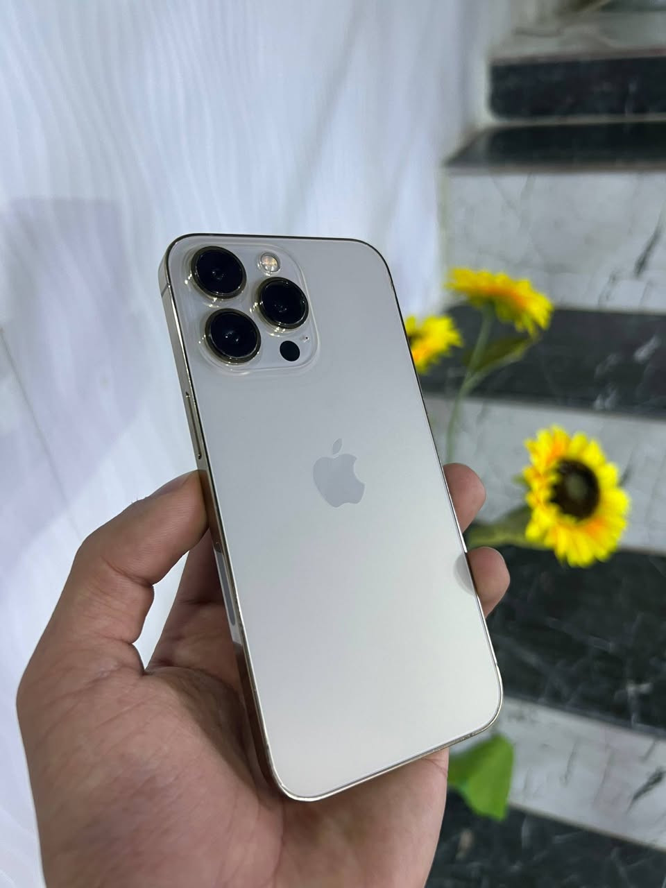 سلام عليكم حبايبي جهاز فول نضافة ايفون 13 برو فقط مو برو ماكس                                          بطارية 79 🔋 بدون تبديل أو ترفيع 
ذاكرة 256 📱العملاقة 
أمريكي بدون أي قطعة تبديل 
الجهاز شوفة عينك النضافة كدامك
العنوان (البصرة_القبلة)
الرقم *********** 
السعر 550 💵 وبي مجال بسيط
