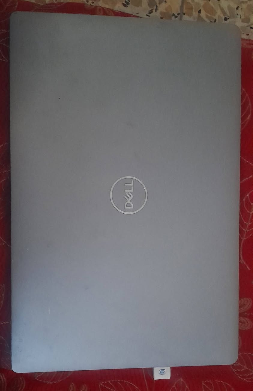 السلام عليكم 
Dell latitude 5420___i5 gen 11
Ram 16__ 256 ssd
Screen:14 inch
ماوس+جنطة هدية
حزمة مايكروسوفت اوفيس ال ١١،مفعّلة
ضمان سوفت وير مدة سنة مجانا

الجهاز جديد، مستخدم فقط ٣ اشهر بمعدل ساعة الى ساعة ونصف كل يومين! 
عدد مرات شحنه لا تتجاوز ال ١٠ مرات فقط 

السعر: 350 الف قفل
للتواصل واتساب 
 *********** 
او ماسنجر مباشر
